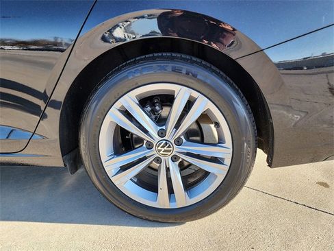 Used 2024 Volkswagen Jetta SE image 25