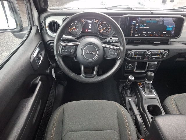 Used 2024 Jeep Wrangler Unlimited Sport AWD/4WD image 11