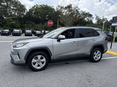 Used 2019 Toyota RAV4 XLE FWD image 10