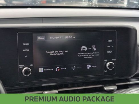 Used 2022 Kia Carnival LX image 22