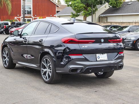 Used 2022 BMW X6 xDrive40i w/ M Sport Package image 4