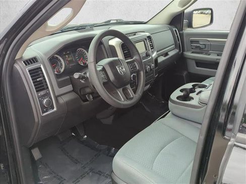 Used 2019 RAM 1500 Classic SLT AWD/4WD image 11