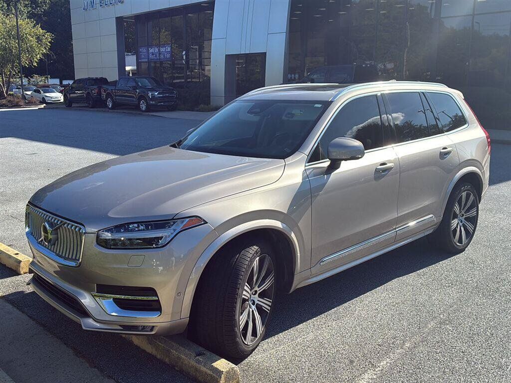 Used 2024 Volvo XC90 B6 Plus w/ Protection Package Premier AWD/4WD image 1
