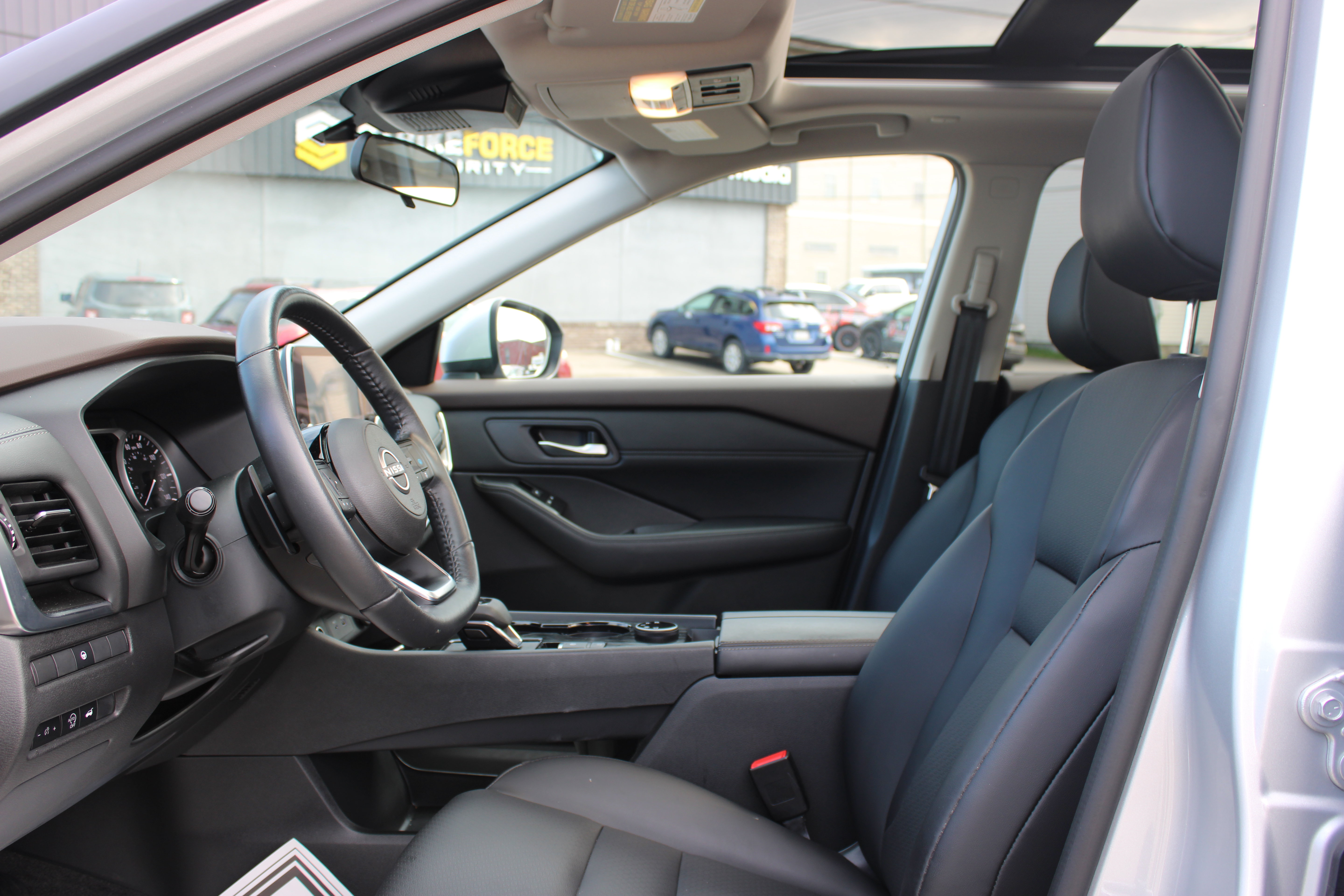 Certified 2023 Nissan Rogue SV w/ SV Premium B Package AWD/4WD image 15