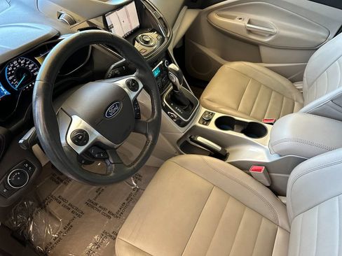 Used 2014 Ford C-MAX Energi SEL w/ Equipment Group 302A FWD image 10