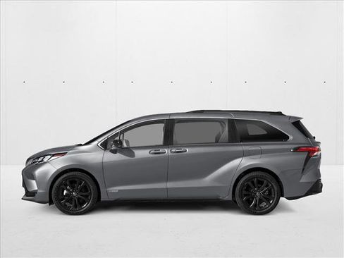 New 2026 Toyota Sienna XSE image 3
