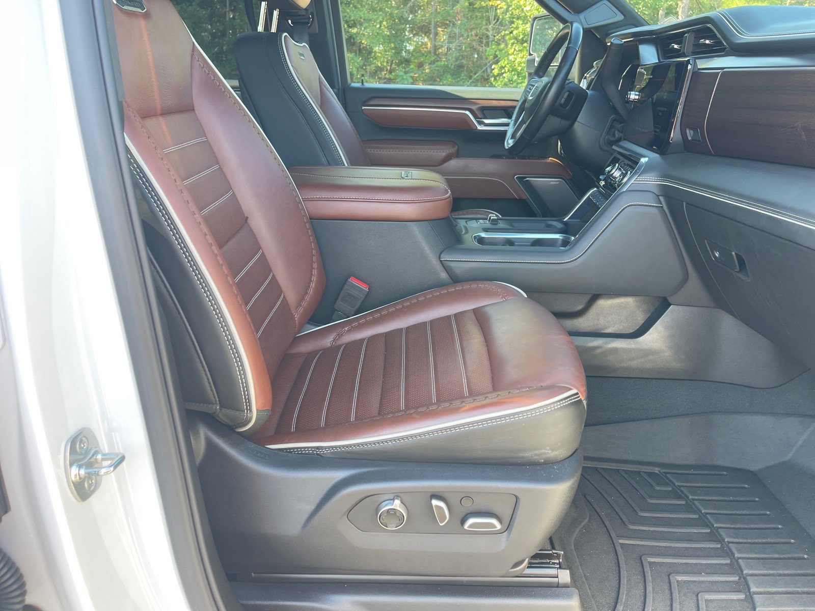 Used 2025 GMC Sierra 2500 Denali Ultimate w/ Max Trailering Package AWD/4WD image 19