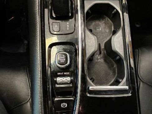 Used 2021 Volvo S60 T8 R-Design Expression image 25