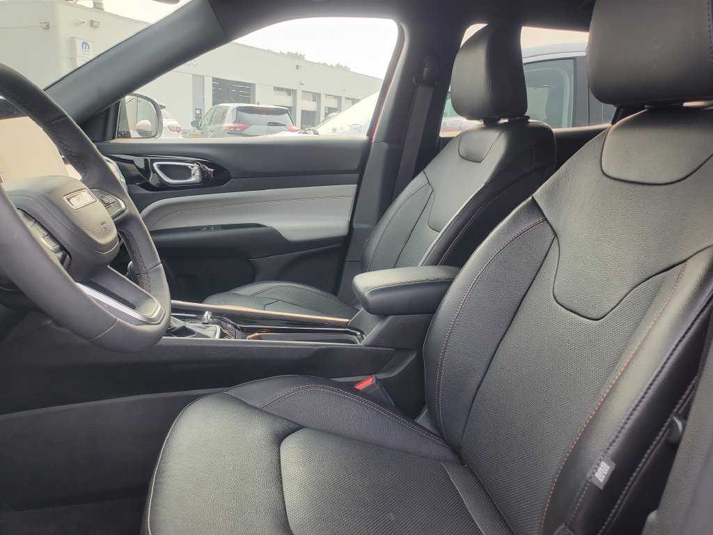 Used 2023 Jeep Compass Limited AWD/4WD image 6