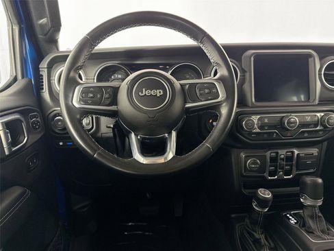 Used 2022 Jeep Wrangler Unlimited Sahara image 28