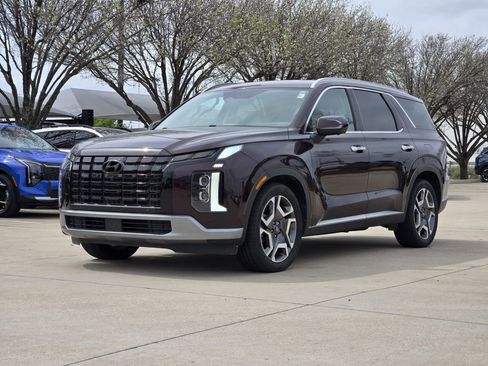 Used 2024 Hyundai Palisade Limited image 2