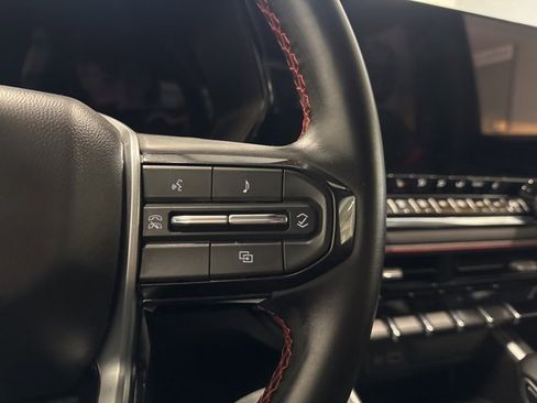 Used 2024 Chevrolet Colorado Z71 image 27