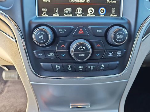 Used 2017 Jeep Grand Cherokee Limited w/ Luxury Group II image 25