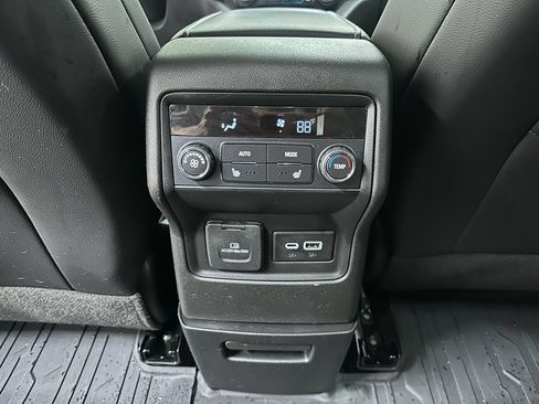 Certified 2023 GMC Acadia SLT w/ Elevation Edition image 31