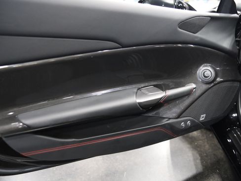 Used 2016 Ferrari 488 GTB RWD image 13