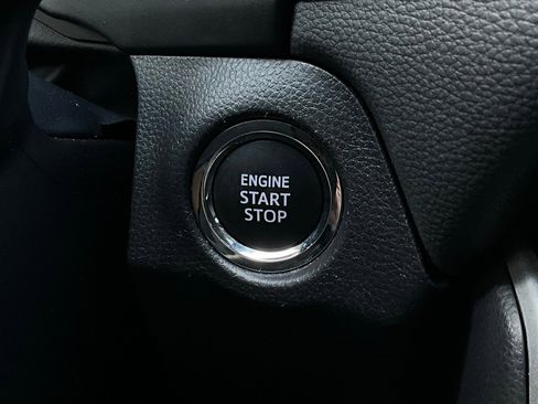 Used 2025 Toyota RAV4 XLE image 29