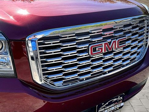 Used 2019 GMC Yukon Denali w/ Denali Ultimate Package image 30