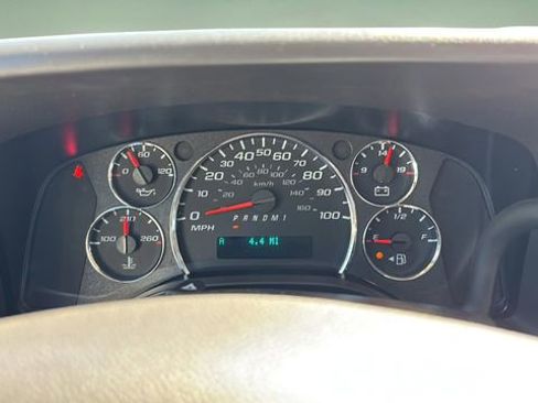 New 2026 Chevrolet Express 2500 RWD image 10
