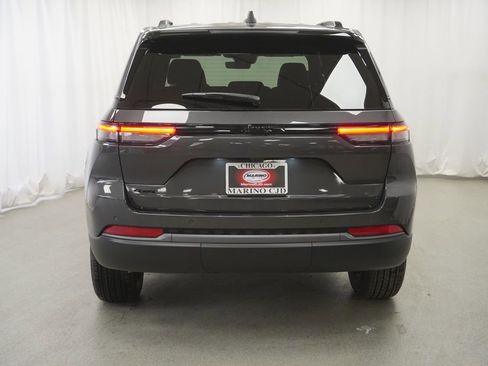 New 2026 Jeep Grand Cherokee Altitude AWD/4WD image 10
