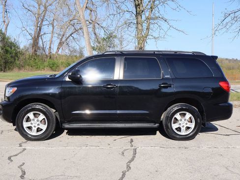 Used 2015 Toyota Sequoia SR5 w/ Premium Package image 11