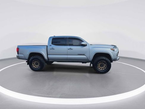 Certified 2019 Toyota Tacoma SR5 image 9