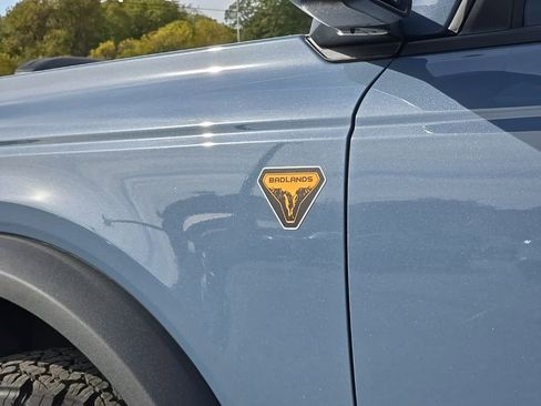 New 2025 Ford Bronco Badlands image 11