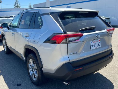 Certified 2022 Toyota RAV4 XLE w/ Convenience Package AWD/4WD image 6