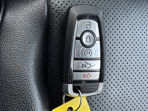 Used 2023 Ford F350 Lariat w/ Chrome Package image 48