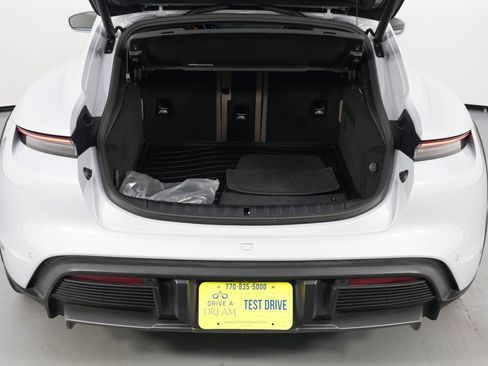 Used 2024 Porsche Taycan 4 Cross Turismo image 10