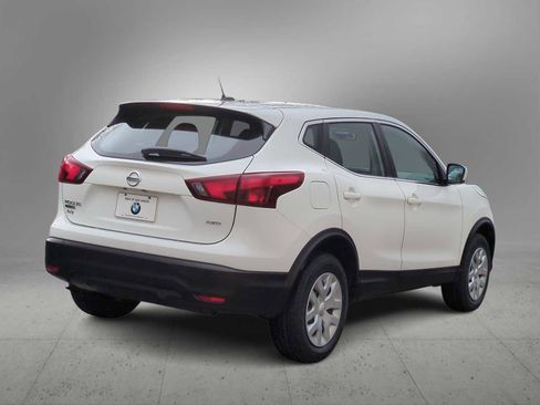 Used 2019 Nissan Rogue Sport S image 8