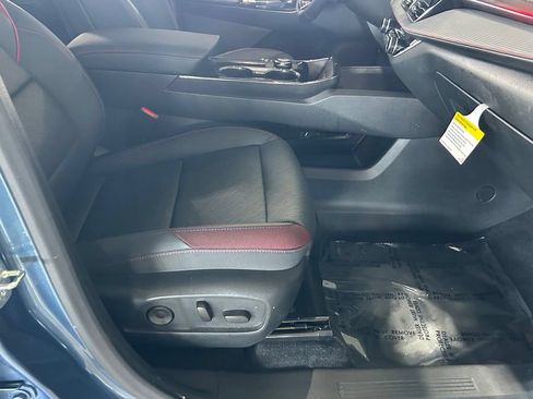 Used 2025 Chevrolet Equinox RS w/ Convenience Package III AWD/4WD image 26