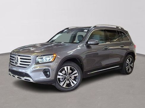 Used 2026 Mercedes-Benz GLB 250 4MATIC image 1