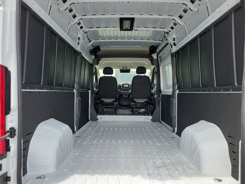 Used 2026 RAM ProMaster 2500 w/ Convenience Group FWD image 14