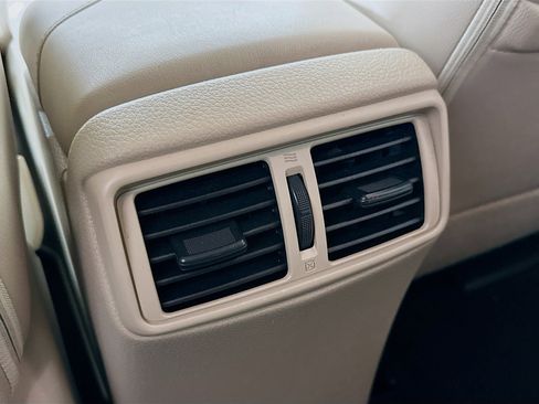 Used 2017 Nissan Rogue SL w/ SL Premium Package image 27