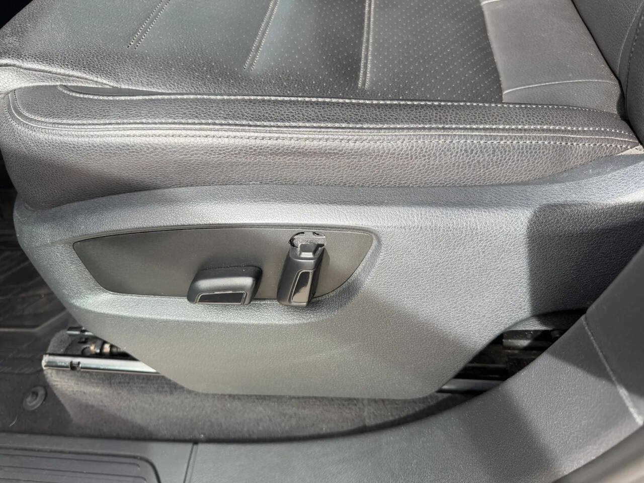 Used 2013 Volkswagen Touareg VR6 AWD/4WD image 19