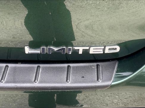 Used 2025 Toyota Highlander Limited image 10