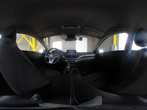 Used 2025 Nissan Altima 2.5 SV image 42