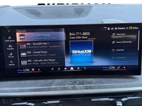 Used 2024 BMW X7 xDrive40i w/ Parking Assistance Package AWD/4WD image 14