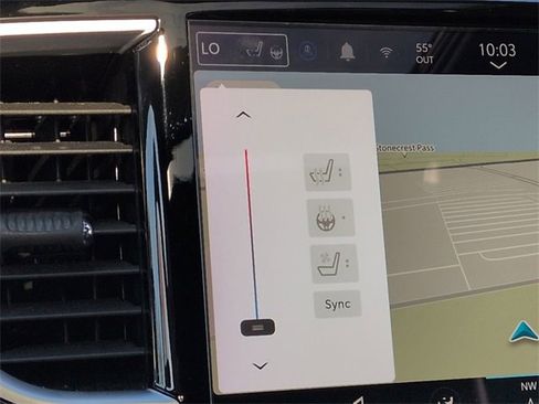 Used 2023 Chrysler Pacifica Limited w/ Uconnect Theater Family Group image 25