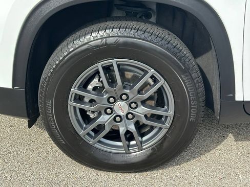 Used 2025 GMC Acadia Elevation AWD/4WD image 12