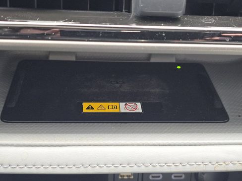 Used 2023 Toyota Highlander XLE FWD image 22
