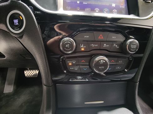 Used 2015 Chrysler 300 S w/ 300S Premium Group image 34