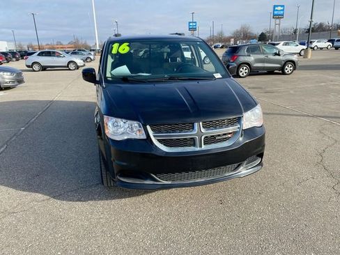 Used 2016 Dodge Grand Caravan SXT image 1