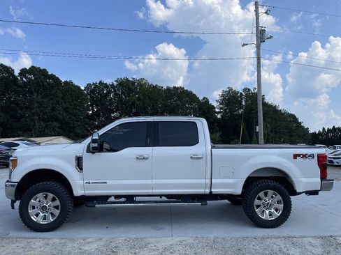 Used 2017 Ford F250 Lariat w/ Lariat Ultimate Package AWD/4WD image 4