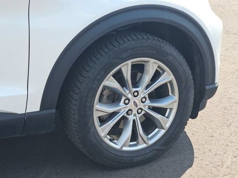 Used 2023 Ford Explorer XLT w/ Equipment Group 202A AWD/4WD image 10