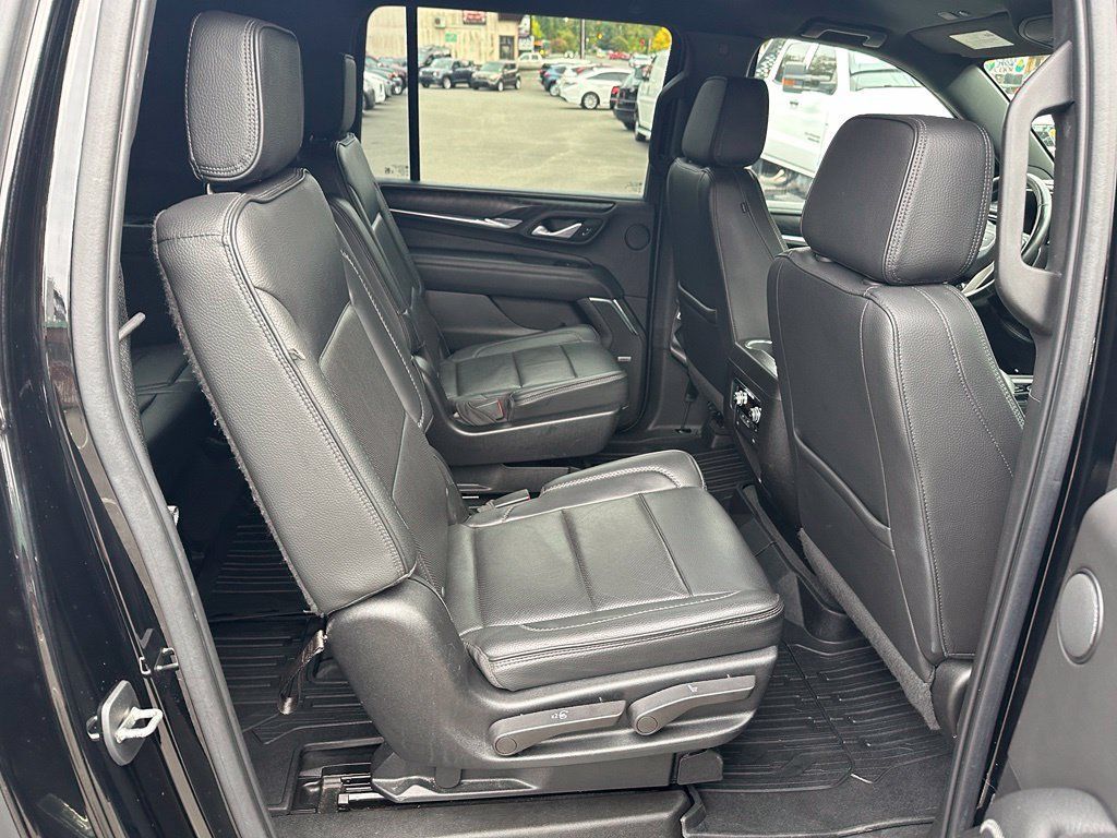 Used 2022 GMC Yukon XL Denali AWD/4WD image 34