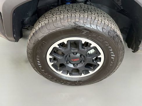 Used 2024 Toyota Tacoma TRD Off-Road w/ TRD Off Road Upgrade Package AWD/4WD image 31
