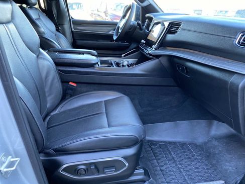 Certified 2024 Jeep Wagoneer Series III image 23