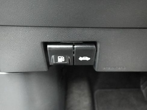 Used 2024 Nissan Kicks SV FWD image 23
