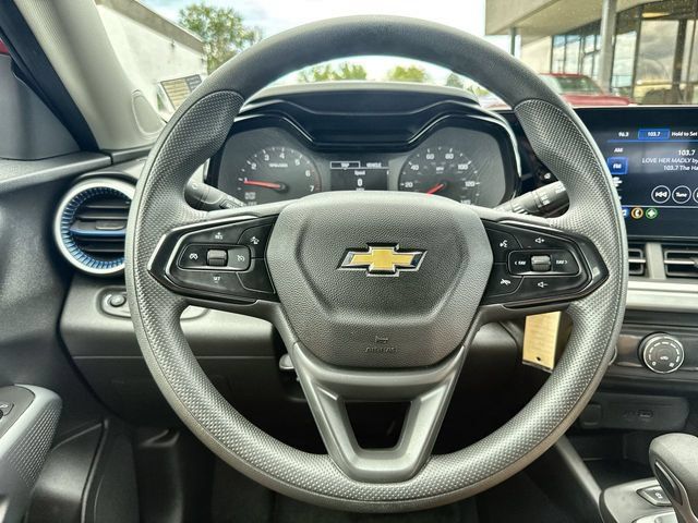 Used 2026 Chevrolet Trax LS FWD image 14